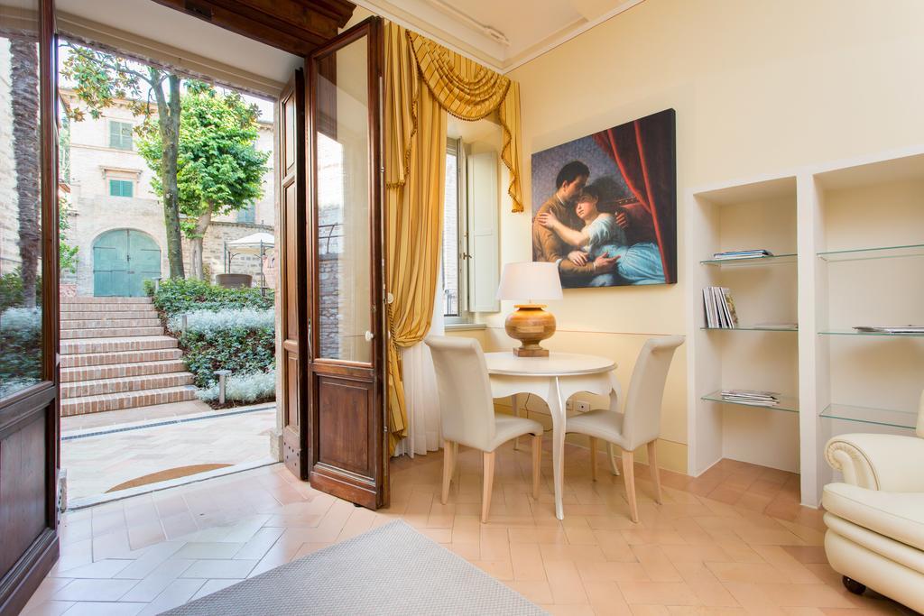 Апартаменты Palazzo Gentili Сан-Северино-Марке Экстерьер фото