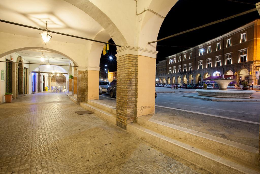 Апартаменты Palazzo Gentili Сан-Северино-Марке Экстерьер фото