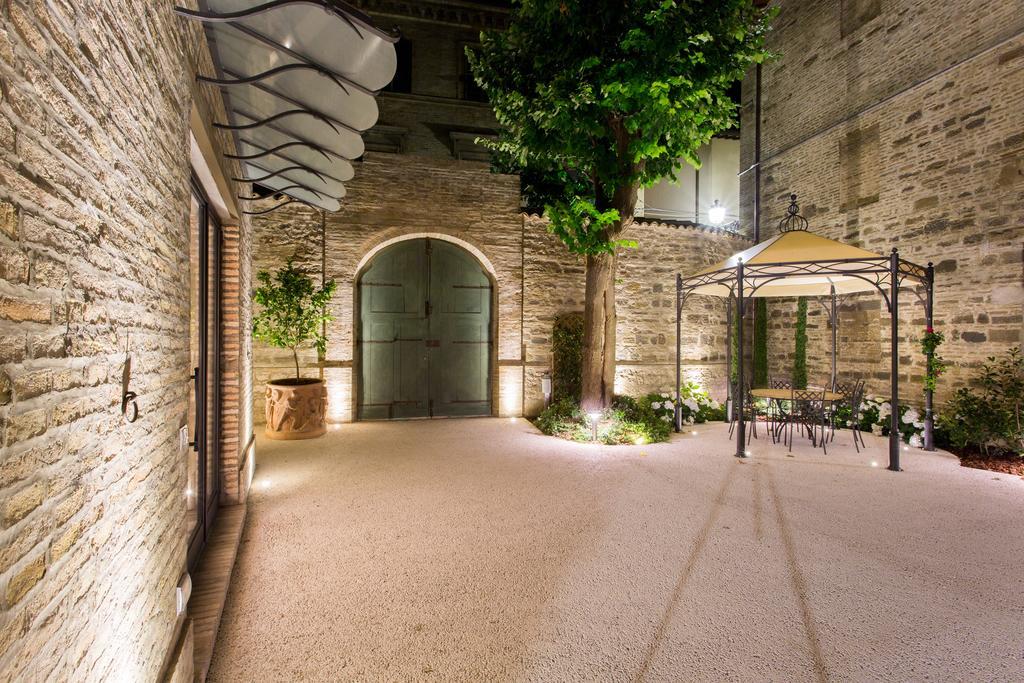 Апартаменты Palazzo Gentili Сан-Северино-Марке Экстерьер фото