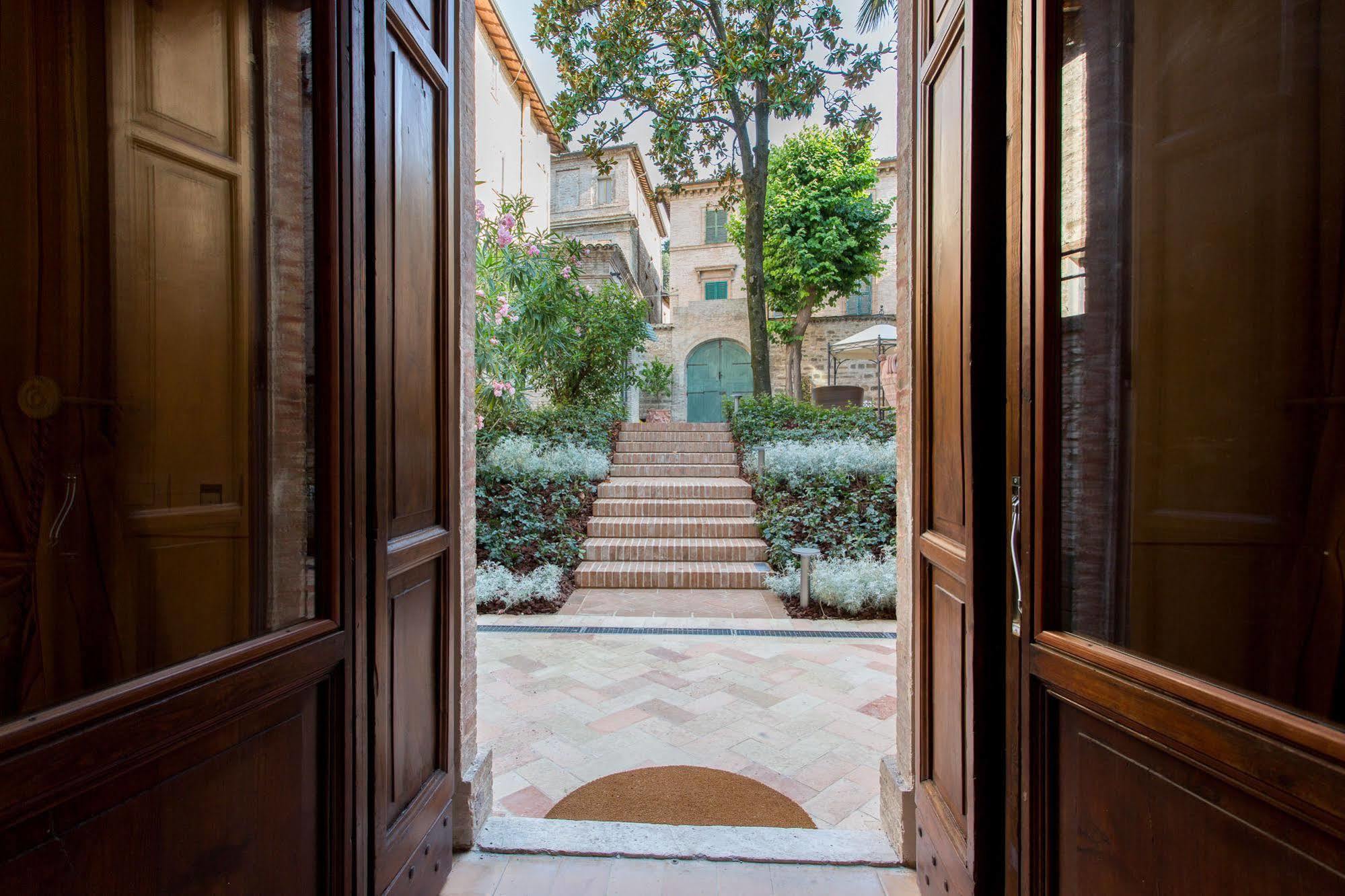 Апартаменты Palazzo Gentili Сан-Северино-Марке Экстерьер фото